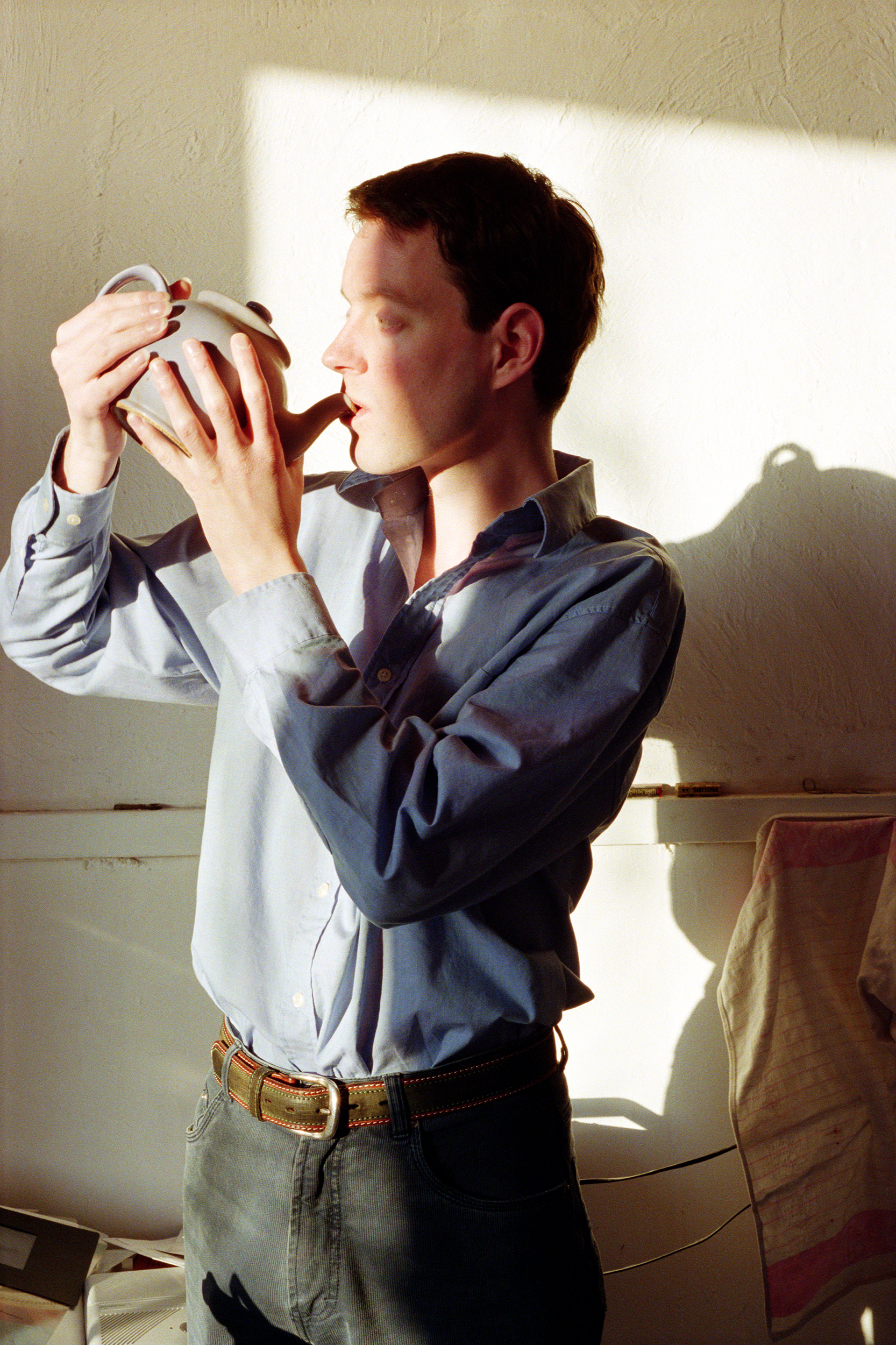 Self-portrait with Teapot, photograph by Wouter van Riessen